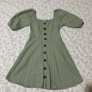 Charlotte Russe, S Cargo Green Short Cotton Dress. Puffed mid length sleeves.